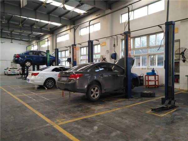 信陽男子開車去4S店做保養(yǎng)行車記錄儀錄下驚人真相(圖5)