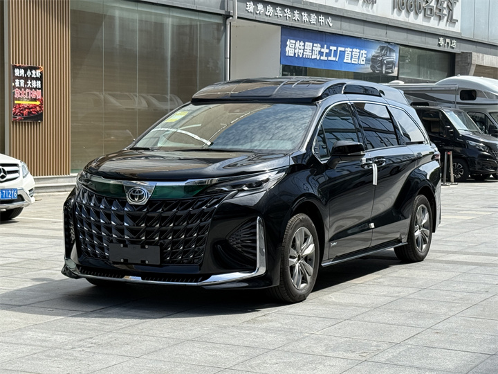 豐田高頂賽那商務(wù)車7座豪華版MPV空間更大了好開乘坐也舒適(圖3)